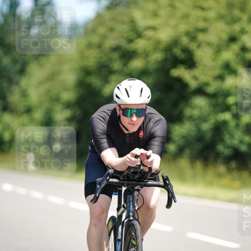 21.06.2026 - Viking Triathlon Michael Burmester http://msf.ph/oto/9877849 21.06.2026 13:04:49 Radfahren 217, 229, 300, 496 meine-sportfotos.de