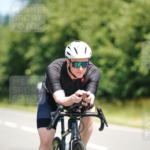 21.06.2026 - Viking Triathlon Michael Burmester http://msf.ph/oto/9877861 21.06.2026 13:04:50 Radfahren 217, 229, 300, 496 meine-sportfotos.de