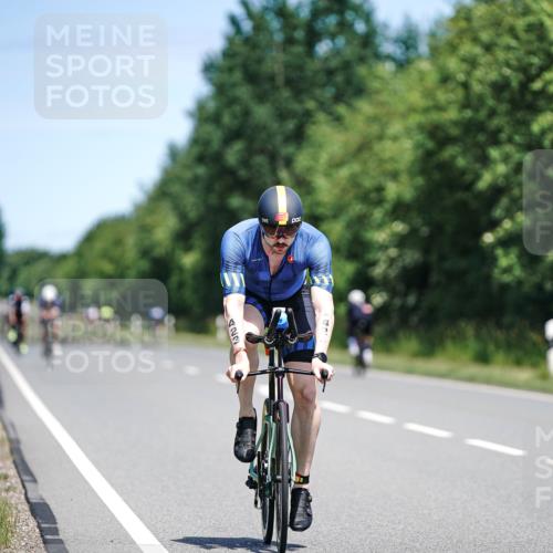 21.06.2026 - Viking Triathlon Michael Burmester http://msf.ph/oto/9877880 21.06.2026 13:04:53 Radfahren 92, 217, 229, 300, 496 meine-sportfotos.de