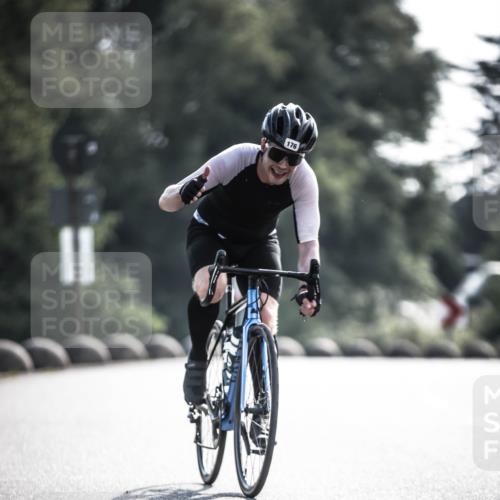21.06.2026 - 29. Vierlanden-Triathlon H.Heesch http://msf.ph/oto/9877911 21.06.2026 09:05:47 Radfahren 176, 216 meine-sportfotos.de