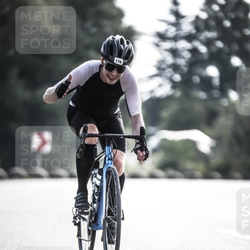 21.06.2026 - 29. Vierlanden-Triathlon H.Heesch http://msf.ph/oto/9877925 21.06.2026 09:05:48 Radfahren 176, 216 meine-sportfotos.de