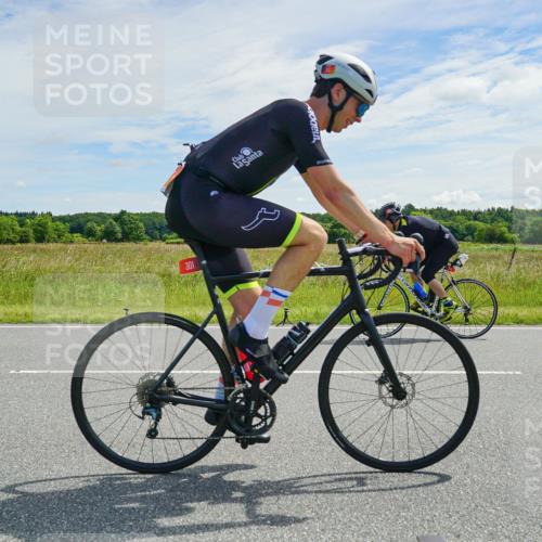 21.06.2026 - Viking Triathlon Michael Burmester http://msf.ph/oto/9878027 21.06.2026 12:12:51 Radfahren 301, 303, 473, 485, 491, 566 meine-sportfotos.de