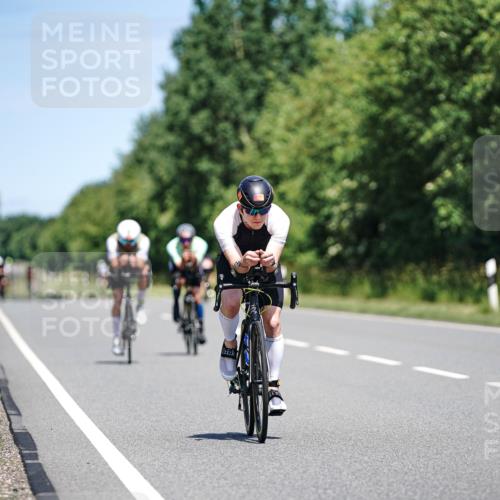 21.06.2026 - Viking Triathlon Michael Burmester http://msf.ph/oto/9878202 21.06.2026 13:07:03 Radfahren 59, 59, 321, 345, 369, 564 meine-sportfotos.de