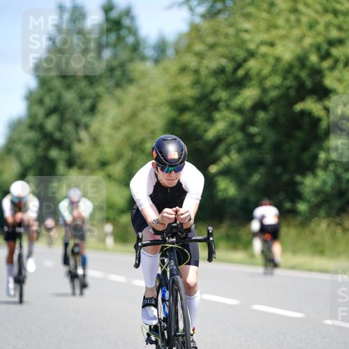 21.06.2026 - Viking Triathlon Michael Burmester http://msf.ph/oto/9878203 21.06.2026 13:07:04 Radfahren 59, 59, 321, 345, 369, 564 meine-sportfotos.de