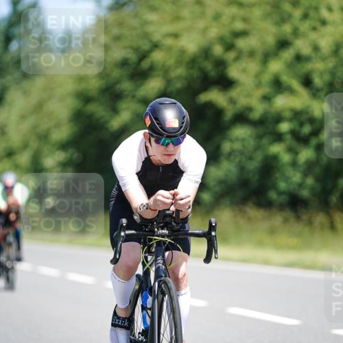 21.06.2026 - Viking Triathlon Michael Burmester http://msf.ph/oto/9878209 21.06.2026 13:07:05 Radfahren 59, 59, 321, 345, 369, 564 meine-sportfotos.de