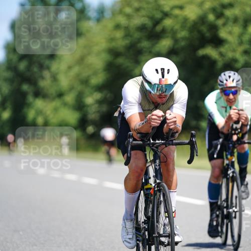 21.06.2026 - Viking Triathlon Michael Burmester http://msf.ph/oto/9878234 21.06.2026 13:07:07 Radfahren 59, 59, 321, 345, 369, 564 meine-sportfotos.de