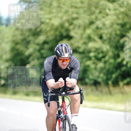 21.06.2026 - Viking Triathlon Michael Burmester http://msf.ph/oto/9878286 21.06.2026 13:07:26 Radfahren 70, 345 meine-sportfotos.de