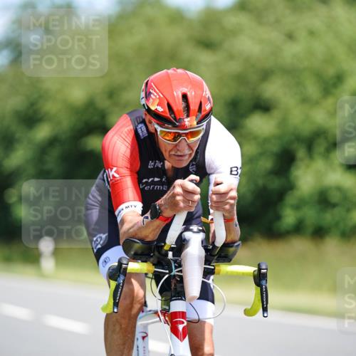 21.06.2026 - Viking Triathlon Michael Burmester http://msf.ph/oto/9878310 21.06.2026 13:07:29 Radfahren 70, 345, 538 meine-sportfotos.de