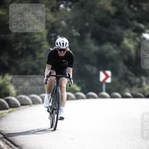 21.06.2026 - 29. Vierlanden-Triathlon H.Heesch http://msf.ph/oto/9878371 21.06.2026 09:07:49 Radfahren 242 meine-sportfotos.de