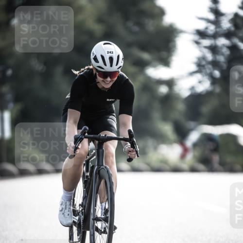 21.06.2026 - 29. Vierlanden-Triathlon H.Heesch http://msf.ph/oto/9878399 21.06.2026 09:07:50 Radfahren 213, 242 meine-sportfotos.de
