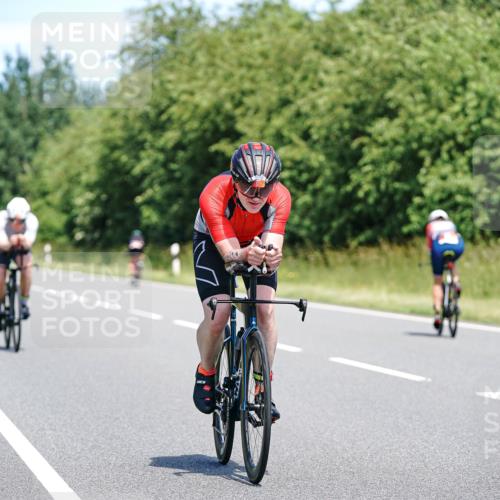 21.06.2026 - Viking Triathlon Michael Burmester http://msf.ph/oto/9878414 21.06.2026 13:07:49 Radfahren 143, 329, 538, 577, 650 meine-sportfotos.de