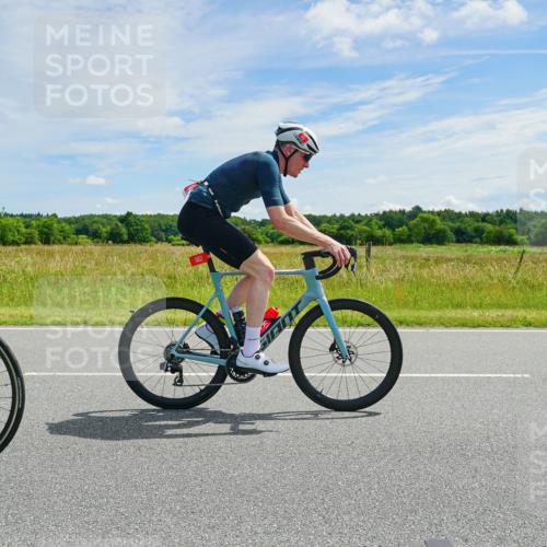 21.06.2026 - Viking Triathlon Michael Burmester http://msf.ph/oto/9878525 21.06.2026 12:19:18 Radfahren 39, 171, 209, 472, 517, 648, 648, 656, 662 meine-sportfotos.de