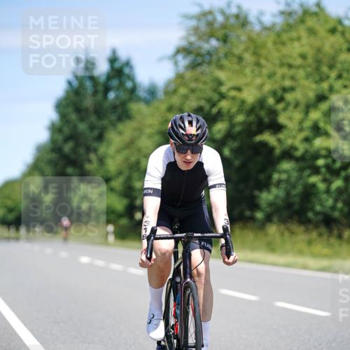 21.06.2026 - Viking Triathlon Michael Burmester http://msf.ph/oto/9878638 21.06.2026 13:08:45 Radfahren 207, 207, 262, 318, 439 meine-sportfotos.de