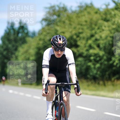 21.06.2026 - Viking Triathlon Michael Burmester http://msf.ph/oto/9878649 21.06.2026 13:08:45 Radfahren 207, 207, 262, 318, 439 meine-sportfotos.de