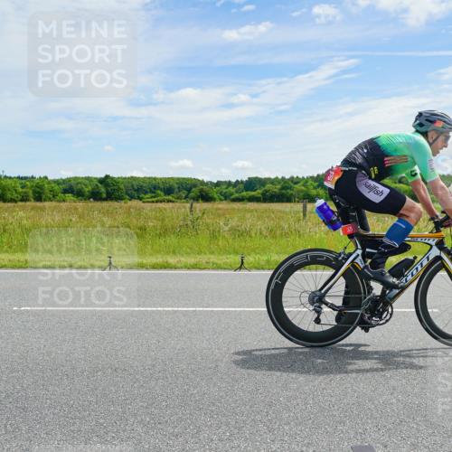 21.06.2026 - Viking Triathlon Michael Burmester http://msf.ph/oto/9878660 21.06.2026 12:21:56 Radfahren 41, 53, 86, 100, 102, 202, 243, 321, 324, 341, 469, 533, 624, 632, 645, 668, 670 meine-sportfotos.de