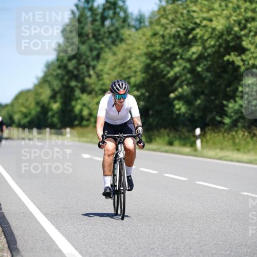 21.06.2026 - Viking Triathlon Michael Burmester http://msf.ph/oto/9878702 21.06.2026 13:09:17 Radfahren 135, 223, 388, 563, 602, 656 meine-sportfotos.de