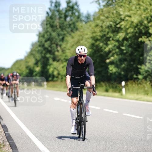 21.06.2026 - Viking Triathlon Michael Burmester http://msf.ph/oto/9878716 21.06.2026 13:09:24 Radfahren 223, 388, 563, 602, 656 meine-sportfotos.de