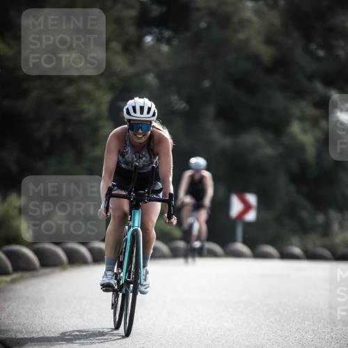 21.06.2026 - 29. Vierlanden-Triathlon H.Heesch http://msf.ph/oto/9878802 21.06.2026 09:09:53 Radfahren 229, 240 meine-sportfotos.de