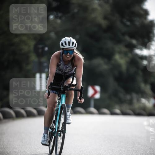 21.06.2026 - 29. Vierlanden-Triathlon H.Heesch http://msf.ph/oto/9878812 21.06.2026 09:09:54 Radfahren 229, 240 meine-sportfotos.de