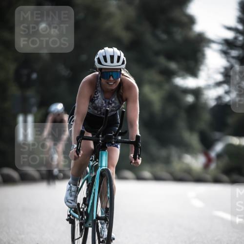21.06.2026 - 29. Vierlanden-Triathlon H.Heesch http://msf.ph/oto/9878820 21.06.2026 09:09:54 Radfahren 229, 240 meine-sportfotos.de