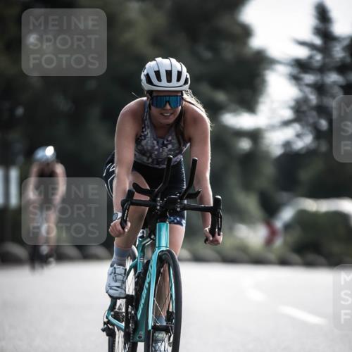 21.06.2026 - 29. Vierlanden-Triathlon H.Heesch http://msf.ph/oto/9878823 21.06.2026 09:09:54 Radfahren 229, 240 meine-sportfotos.de