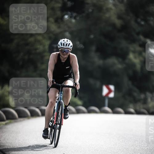 21.06.2026 - 29. Vierlanden-Triathlon H.Heesch http://msf.ph/oto/9878850 21.06.2026 09:09:56 Radfahren 229, 231, 240 meine-sportfotos.de