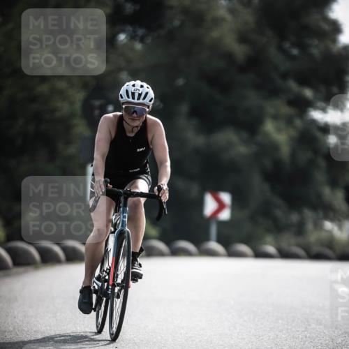21.06.2026 - 29. Vierlanden-Triathlon H.Heesch http://msf.ph/oto/9878854 21.06.2026 09:09:57 Radfahren 229, 231, 240 meine-sportfotos.de