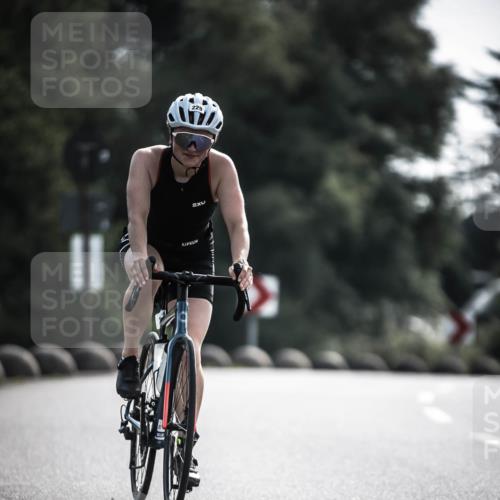 21.06.2026 - 29. Vierlanden-Triathlon H.Heesch http://msf.ph/oto/9878866 21.06.2026 09:09:57 Radfahren 229, 231, 240 meine-sportfotos.de