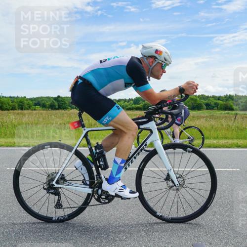 21.06.2026 - Viking Triathlon Michael Burmester http://msf.ph/oto/9879026 21.06.2026 12:25:14 Radfahren 26, 36, 44, 48, 55, 91, 105, 163, 166, 173, 179, 316, 348, 387, 419, 455, 565, 608 meine-sportfotos.de