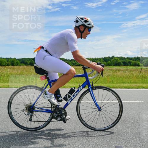 21.06.2026 - Viking Triathlon Michael Burmester http://msf.ph/oto/9879118 21.06.2026 12:26:15 Radfahren 211, 230, 232, 312, 510, 635, 638 meine-sportfotos.de