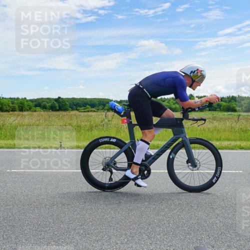 21.06.2026 - Viking Triathlon Michael Burmester http://msf.ph/oto/9879179 21.06.2026 12:27:14 Radfahren 38, 218, 266, 273, 366, 444, 444, 554, 639 meine-sportfotos.de