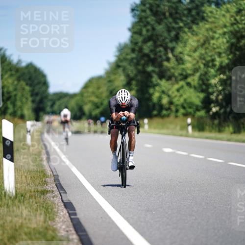 21.06.2026 - Viking Triathlon Michael Burmester http://msf.ph/oto/9879274 21.06.2026 13:12:42 Radfahren 52, 257, 473 meine-sportfotos.de