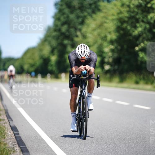 21.06.2026 - Viking Triathlon Michael Burmester http://msf.ph/oto/9879278 21.06.2026 13:12:43 Radfahren 52, 257, 473 meine-sportfotos.de