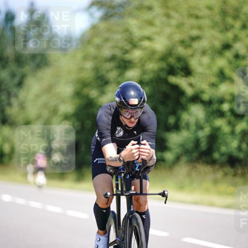 21.06.2026 - Viking Triathlon Michael Burmester http://msf.ph/oto/9879321 21.06.2026 13:13:31 Radfahren 54, 322, 375 meine-sportfotos.de