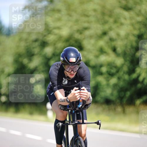 21.06.2026 - Viking Triathlon Michael Burmester http://msf.ph/oto/9879333 21.06.2026 13:13:31 Radfahren 54, 322, 375 meine-sportfotos.de