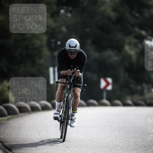 21.06.2026 - 29. Vierlanden-Triathlon H.Heesch http://msf.ph/oto/9879342 21.06.2026 09:11:35 Radfahren 77, 140 meine-sportfotos.de