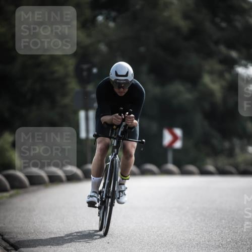 21.06.2026 - 29. Vierlanden-Triathlon H.Heesch http://msf.ph/oto/9879350 21.06.2026 09:11:35 Radfahren 77, 140 meine-sportfotos.de