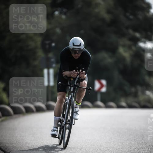 21.06.2026 - 29. Vierlanden-Triathlon H.Heesch http://msf.ph/oto/9879360 21.06.2026 09:11:35 Radfahren 77, 140 meine-sportfotos.de