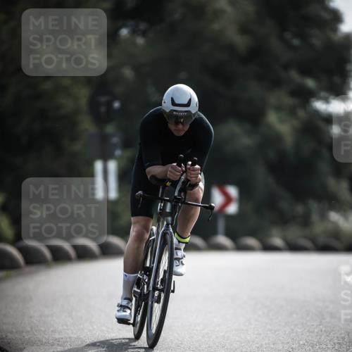 21.06.2026 - 29. Vierlanden-Triathlon H.Heesch http://msf.ph/oto/9879363 21.06.2026 09:11:35 Radfahren 77, 140 meine-sportfotos.de