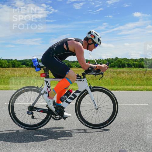 21.06.2026 - Viking Triathlon Michael Burmester http://msf.ph/oto/9879608 21.06.2026 12:33:49 Radfahren 56, 224, 282, 305, 495, 642, 652 meine-sportfotos.de