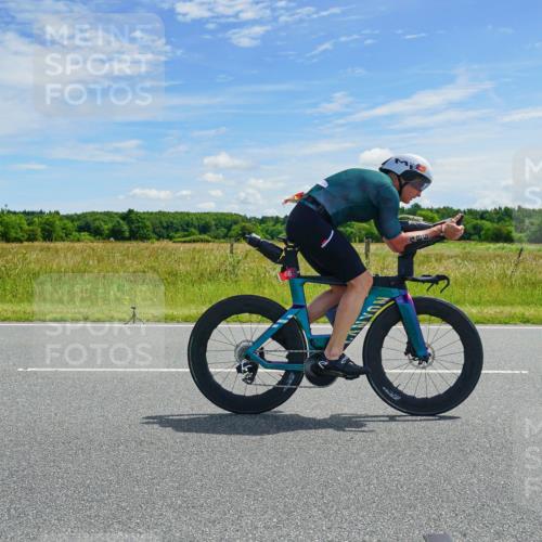 21.06.2026 - Viking Triathlon Michael Burmester http://msf.ph/oto/9879758 21.06.2026 12:35:51 Radfahren 14, 37, 37, 153, 449, 486, 562 meine-sportfotos.de