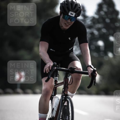 21.06.2026 - 29. Vierlanden-Triathlon H.Heesch http://msf.ph/oto/9879799 21.06.2026 09:12:17 Radfahren 32, 64, 116 meine-sportfotos.de