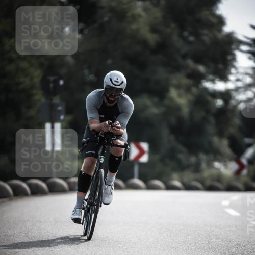 21.06.2026 - 29. Vierlanden-Triathlon H.Heesch http://msf.ph/oto/9879833 21.06.2026 09:12:26 Radfahren 9, 23, 57 meine-sportfotos.de