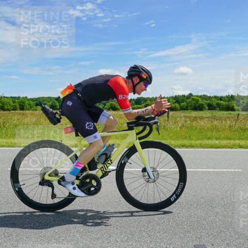 21.06.2026 - Viking Triathlon Michael Burmester http://msf.ph/oto/9879875 21.06.2026 12:37:56 Radfahren 138, 185, 244, 378, 413, 506, 520, 550, 557 meine-sportfotos.de