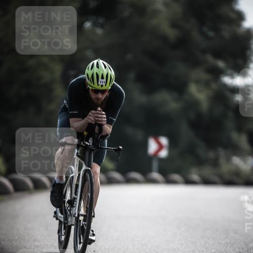21.06.2026 - 29. Vierlanden-Triathlon H.Heesch http://msf.ph/oto/9879995 21.06.2026 09:12:35 Radfahren 23, 57, 111, 290 meine-sportfotos.de