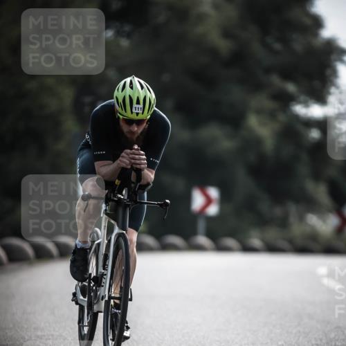 21.06.2026 - 29. Vierlanden-Triathlon H.Heesch http://msf.ph/oto/9879998 21.06.2026 09:12:35 Radfahren 23, 57, 111, 290 meine-sportfotos.de