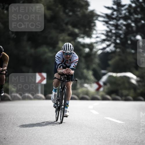 21.06.2026 - 29. Vierlanden-Triathlon H.Heesch http://msf.ph/oto/9880096 21.06.2026 09:12:43 Radfahren 13, 15, 45, 132, 290 meine-sportfotos.de