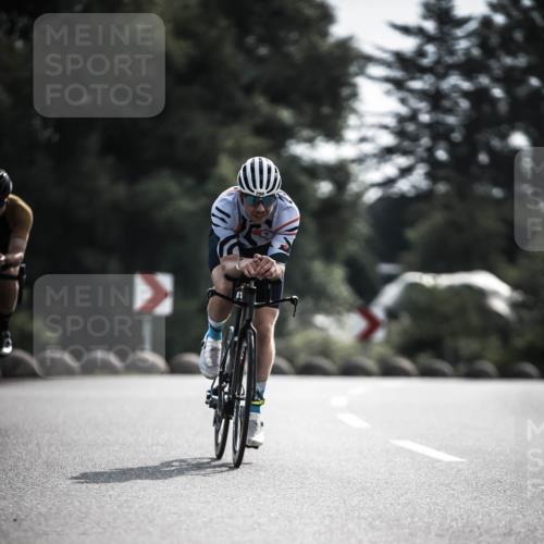 21.06.2026 - 29. Vierlanden-Triathlon H.Heesch http://msf.ph/oto/9880101 21.06.2026 09:12:43 Radfahren 13, 15, 45, 132, 290 meine-sportfotos.de