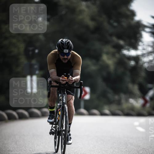 21.06.2026 - 29. Vierlanden-Triathlon H.Heesch http://msf.ph/oto/9880134 21.06.2026 09:12:44 Radfahren 13, 15, 45, 132, 290 meine-sportfotos.de