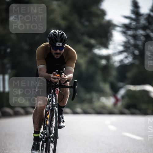 21.06.2026 - 29. Vierlanden-Triathlon H.Heesch http://msf.ph/oto/9880163 21.06.2026 09:12:44 Radfahren 13, 15, 45, 132, 290 meine-sportfotos.de